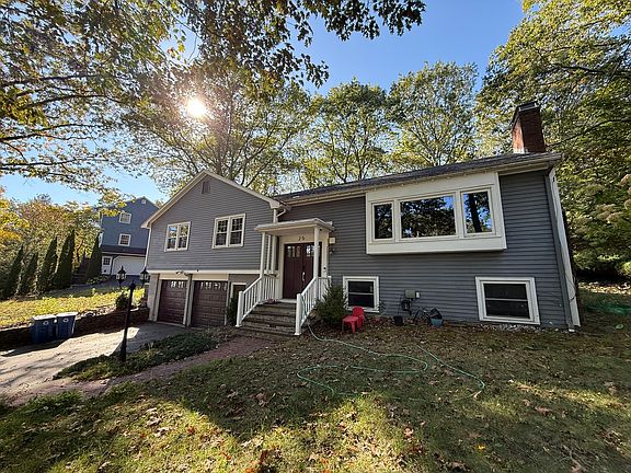 3rd image of 25 Berkshire Dr