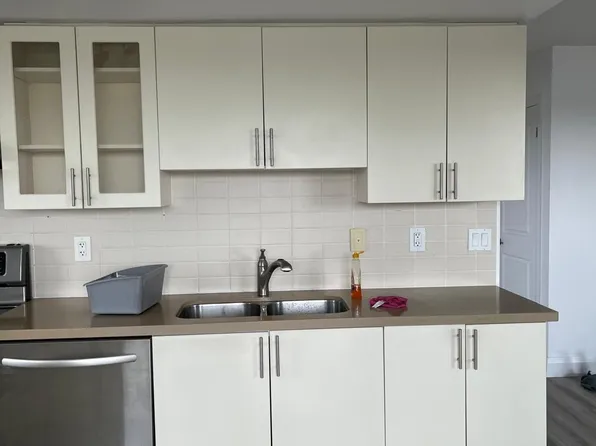 75 Norman Bethune Ave #317, Richmond Hill, ON L4B 0B6