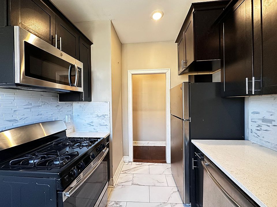 1st image of 158 Bergen Ave #25