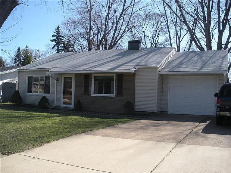 2138 Remington Ave photo 1