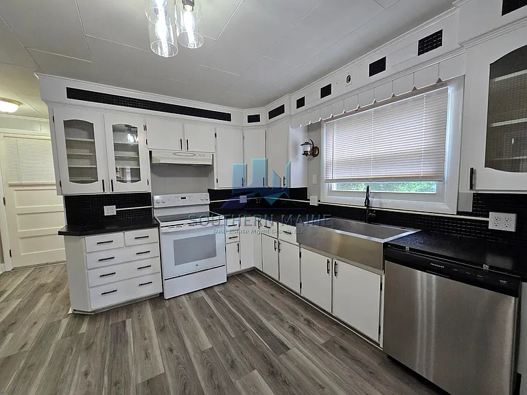 57 Eustis St #1 — Photo 7