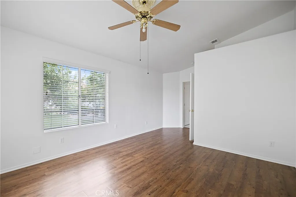 3 bed, 1712 sqft, $2,500 — Photo 2