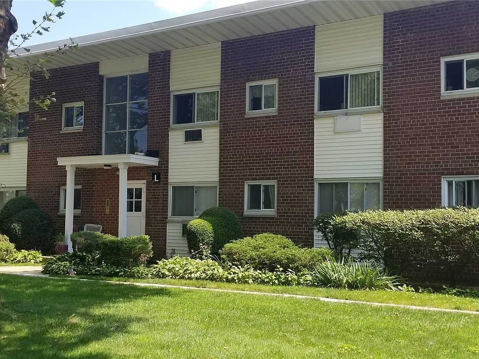 1st image of 125 Hempstead Gardens Dr APT L1b