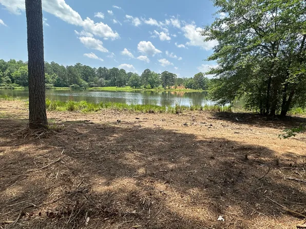 6 Still Waters Rd, Tupelo, MS 38801