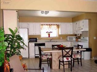 13334 Firestone Dr, Fenton, MI 48430