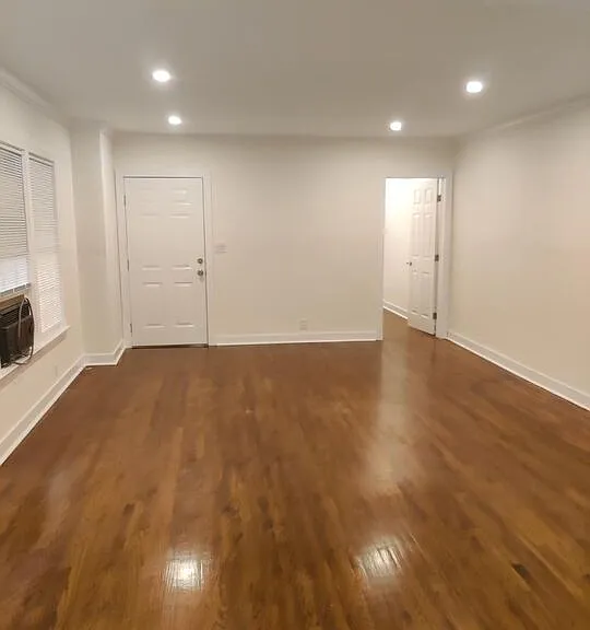 750 N Saint Andrews Pl #201 — Photo 2