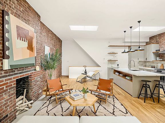 4th image of 29 W 82nd St APT D