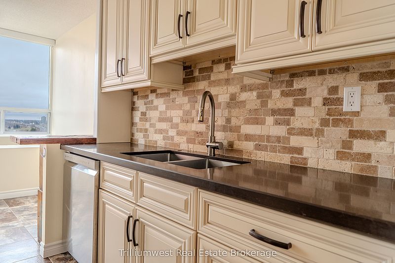Kitchener Apartment for rent - 2 Bedrooms — photo 12