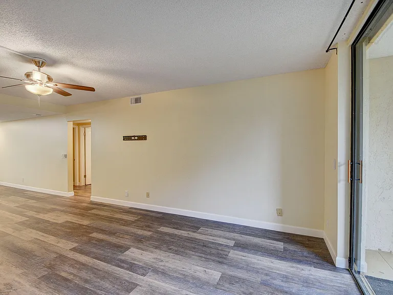 890 N Federal Hwy #103 — Photo 16