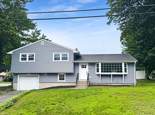 8 Linda Ct, Naugatuck, CT 06770