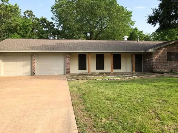 201 Brookside Dr W, Bryan, TX 77801