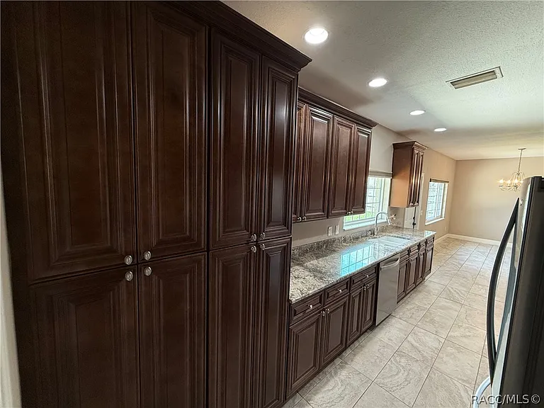 3047 W Kirkwood Pl — Photo 11
