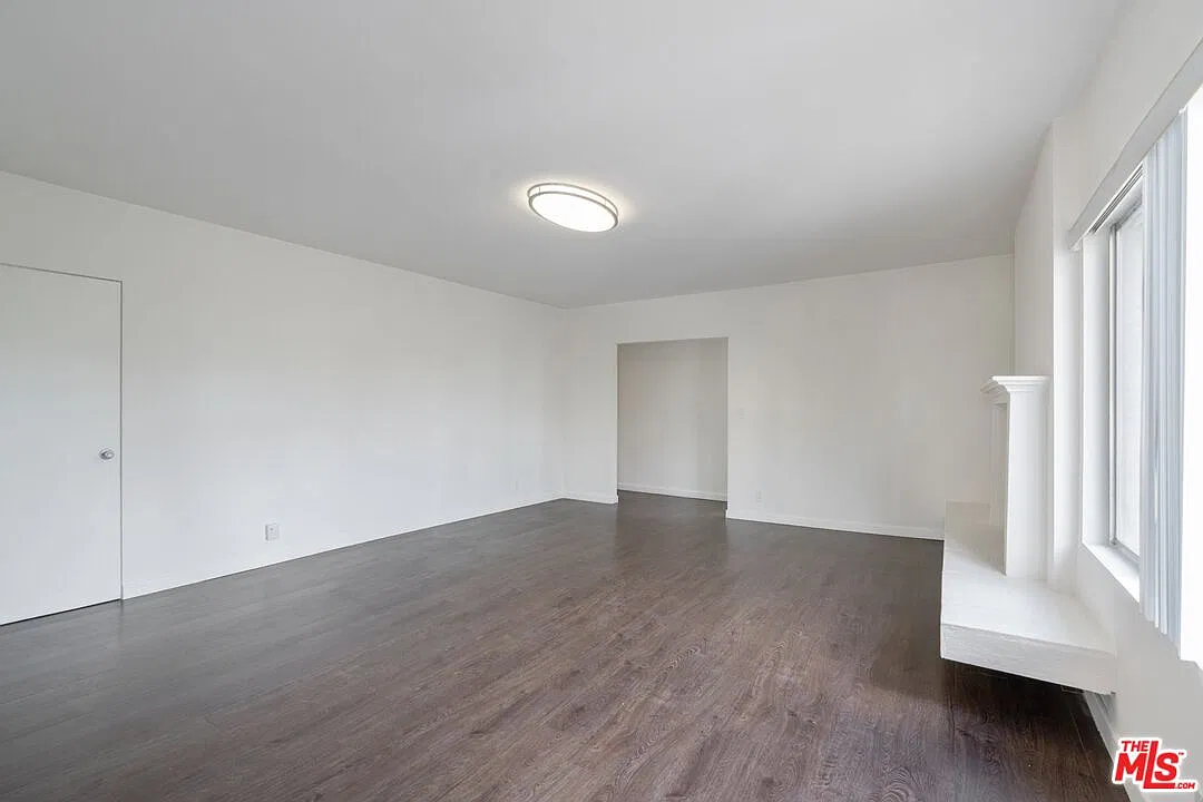 3 bed, 2.0 bath, 1400 sqft, $3,995 — Photo 4