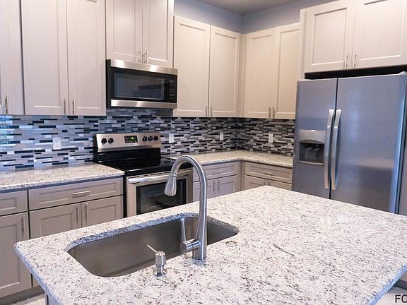 5th image of 59 Fanshawe Ln #B