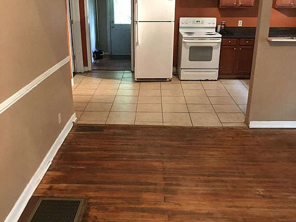 Row house living room/kitchen combo