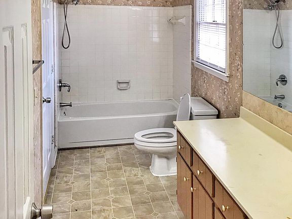 4th image of 5314 Wexford Ct #B