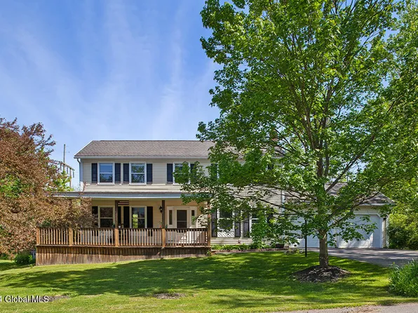 52 Albany Street, Hoosick Falls, NY 12090