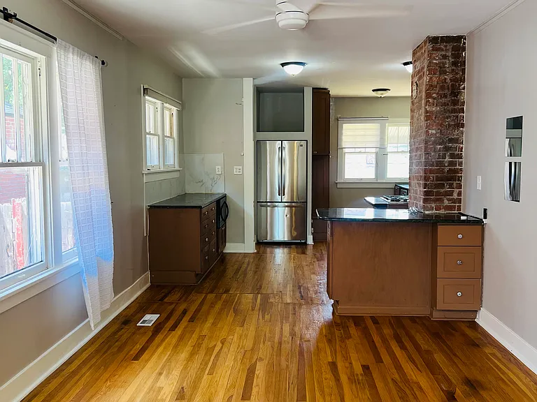 361 S Logan St #A — Photo 5