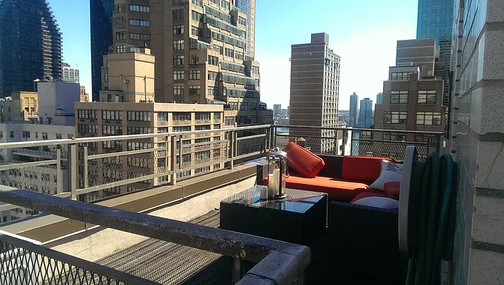 Rented by Manhattan Apartment Organization | media 7