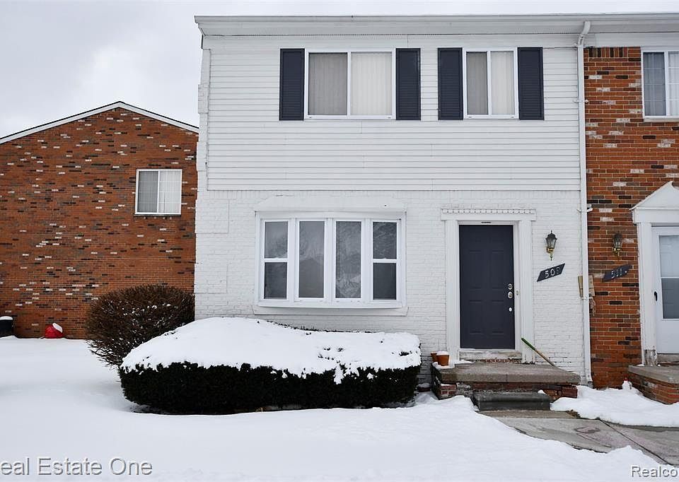 1st image of 509 Fox Hills Dr N