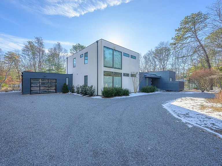 4 Bayberry Ln — Photo 3