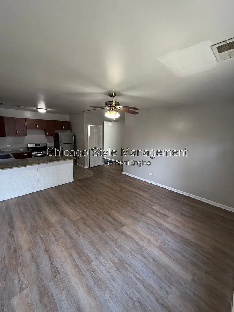 6439 S Saint Lawrence Ave — Photo 4