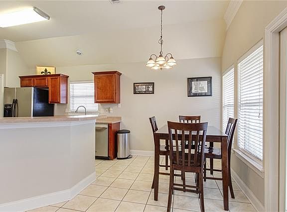 5th image of 329 Madewood Dr