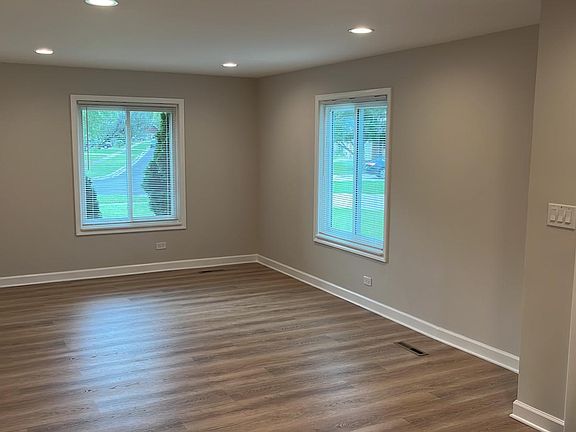 5th image of 1314 Beverly Ln Unit 1314