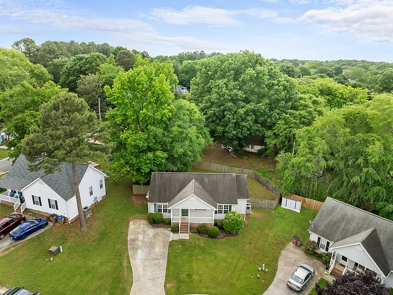 404 Foxbridge Ct — Photo 31