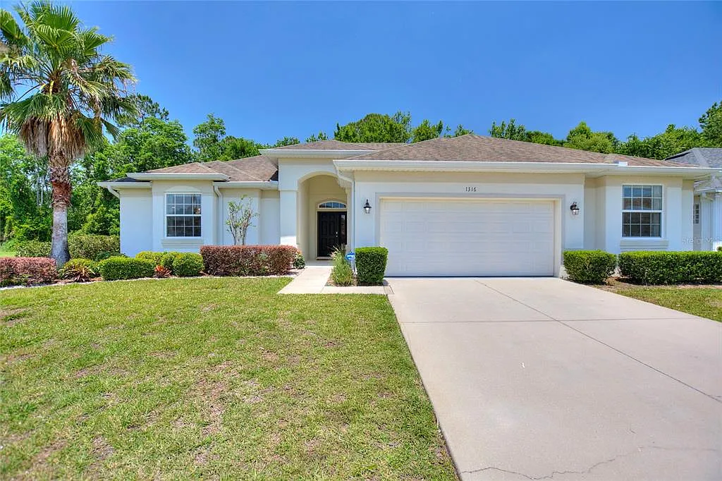 4 bed, 3.0 bath, 2640 sqft, $3,250 — Photo 2
