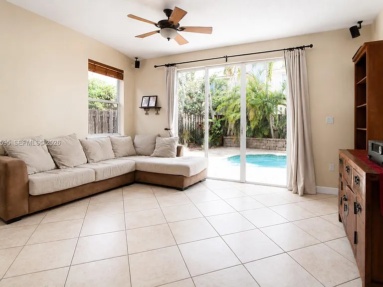 13989 SW 155th Ter — Photo 8