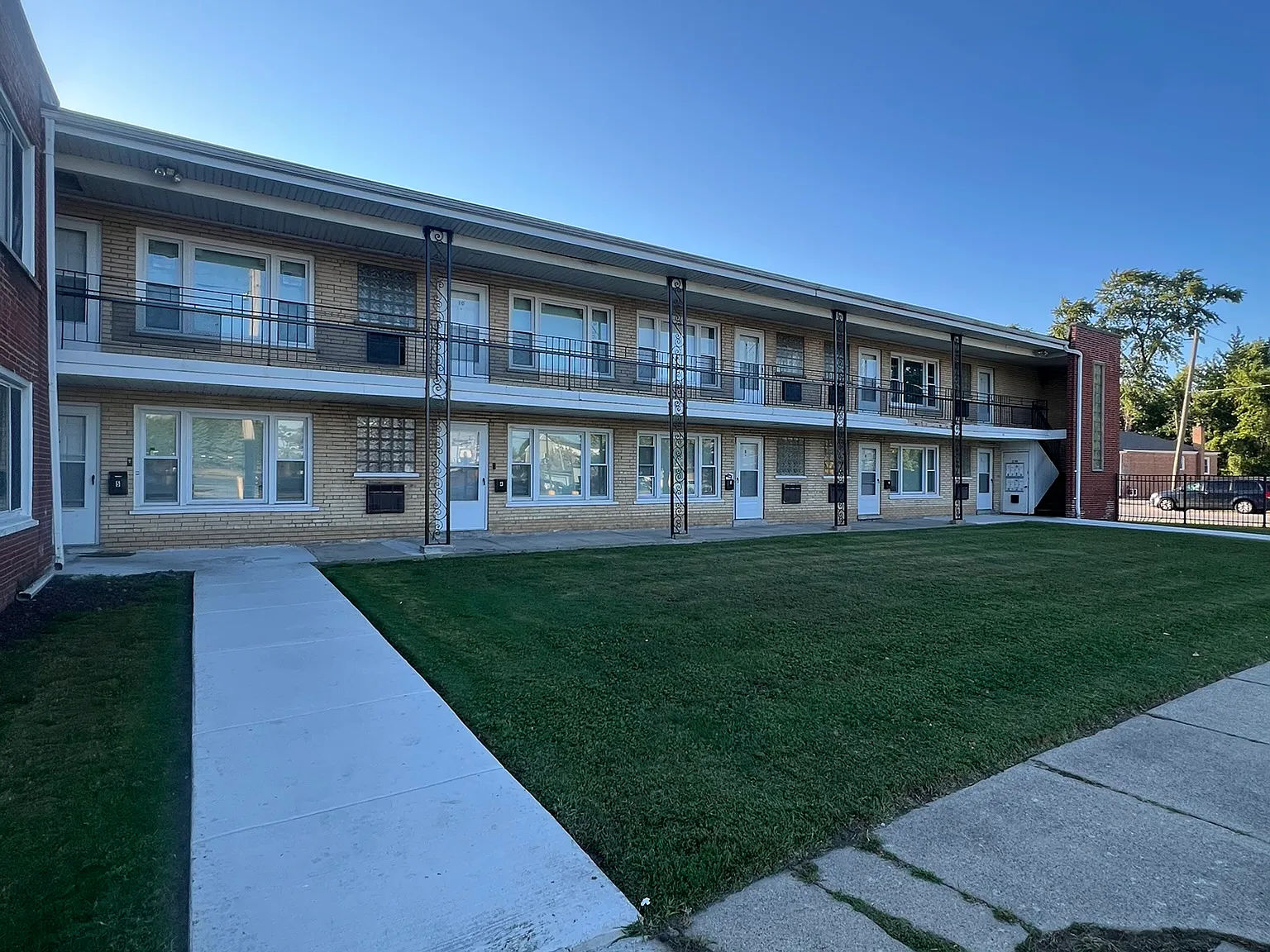 1 bed, 700 sqft, $1,200 — Photo 3