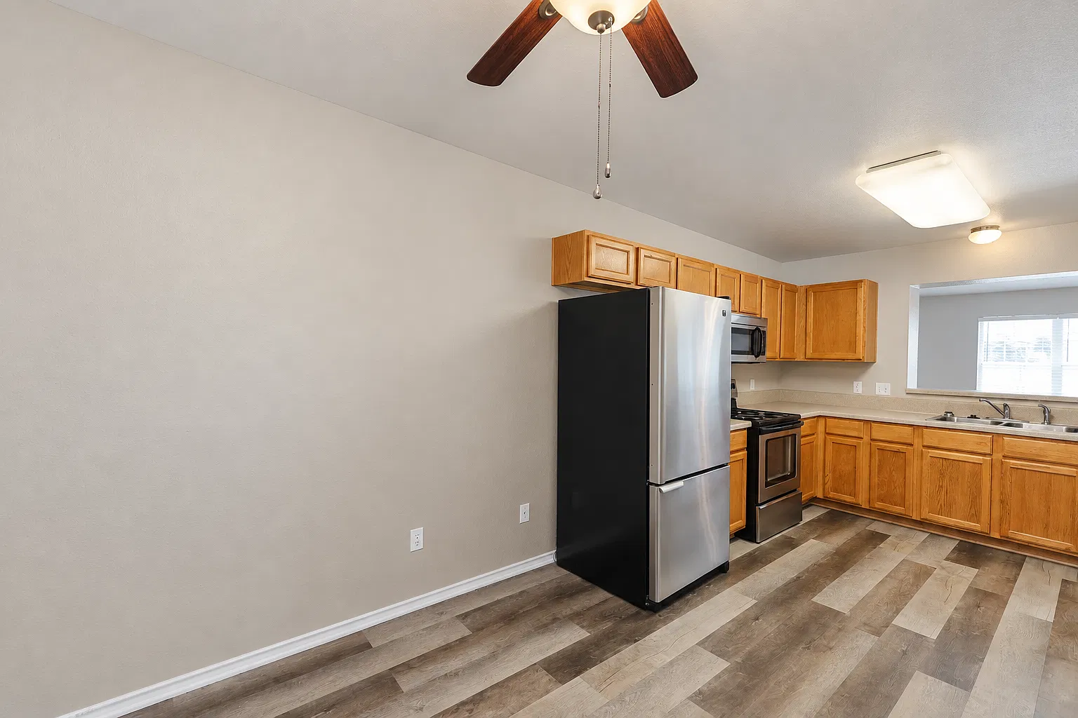 415 E 4th Ave, Belton — Photo 4