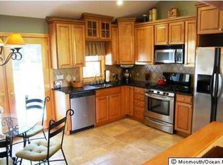 399 Gordons Corner Rd, Manalapan, NJ 07726