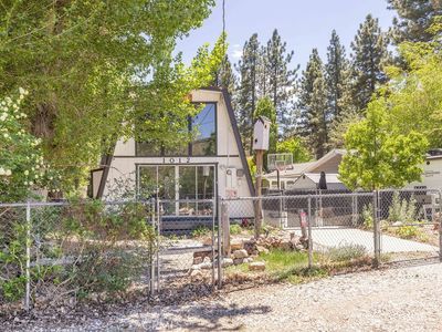 1012 E Fairway Blvd, Big Bear City, CA, 92314