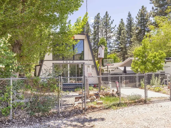 1012 E Fairway Blvd, Big Bear City, CA 92314