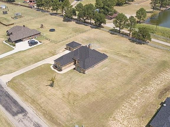 2nd image of 120 Eagles Crest Ln