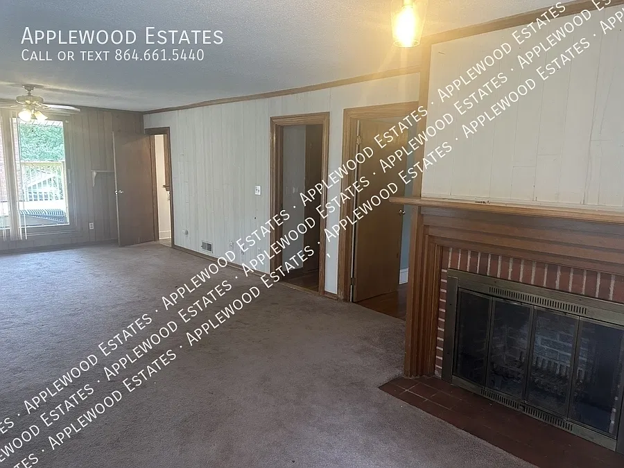 3 bed, 2300 sqft, $1,900 — Photo 3