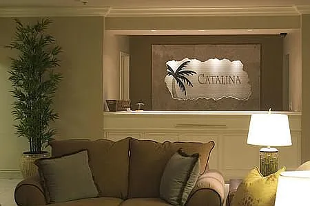 Catalina Apartments — Photo 30