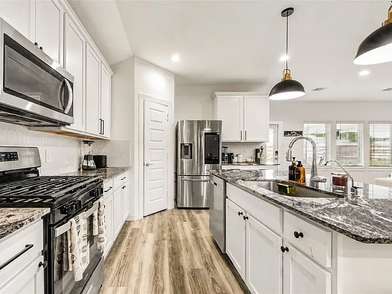 3238 Derry Hill Dr — Photo 18