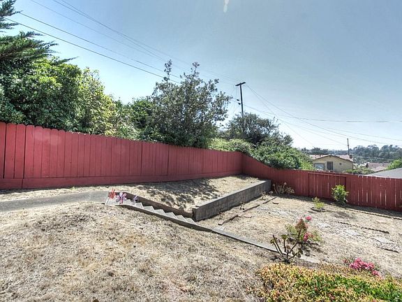 2nd image of 3271 Highland Dr