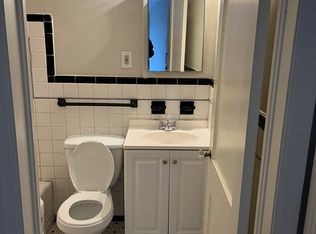 2900 Orchard Lake Rd UNIT 3, Keego Harbor, MI