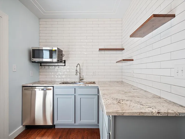 4513 S 6th St — Photo 10