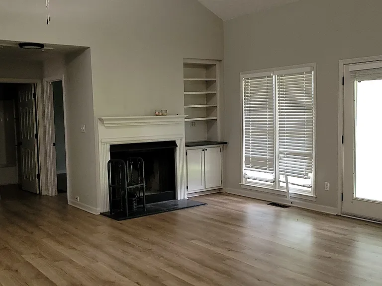 21 Market Cir — Photo 5