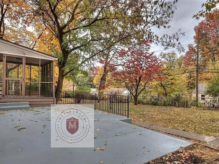 2501 W 75th Pl — Photo 23
