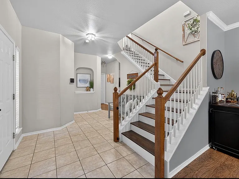 17239 Tarkio Way — Photo 2