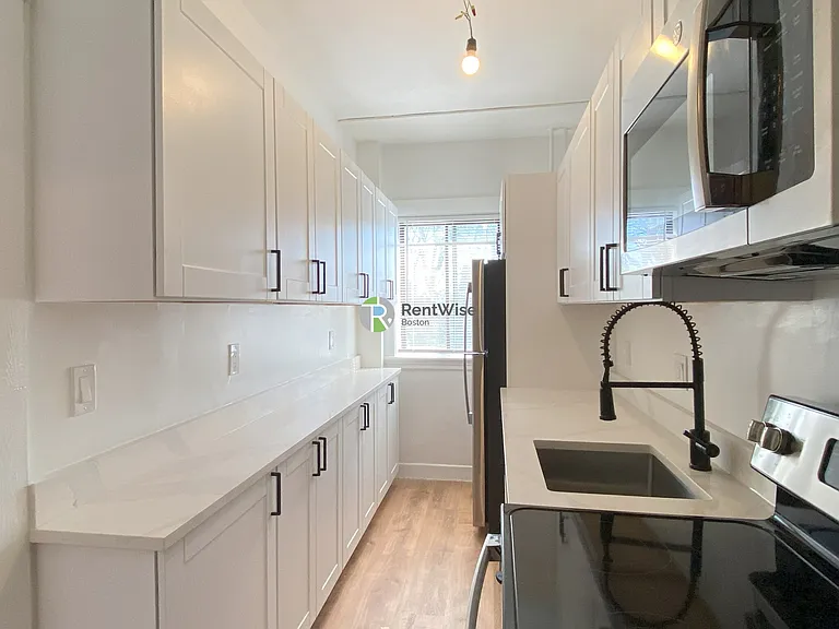 230 Walnut St #24 — Photo 5
