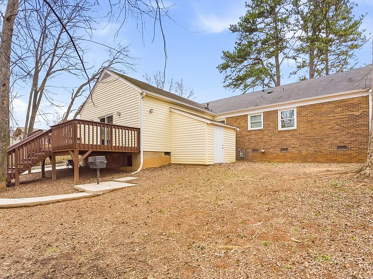1456 London Dr — Photo 31