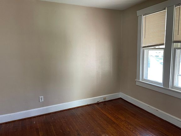 5th image of 216 Glendale Ave