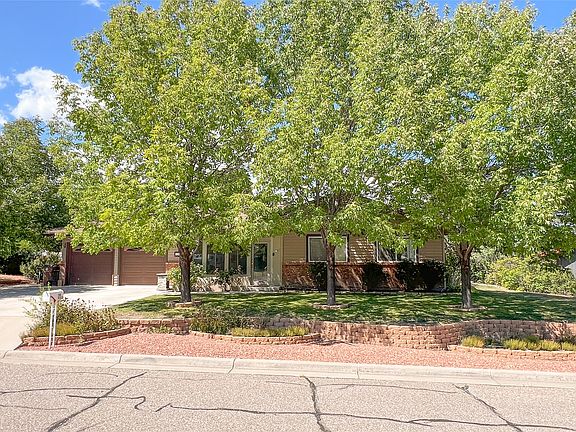 2nd image of 108 Bandelier Ave